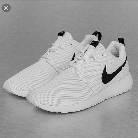 nike white black sneakers